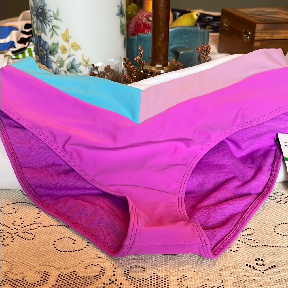 Women’s Bikini multi Orchard NWT Large